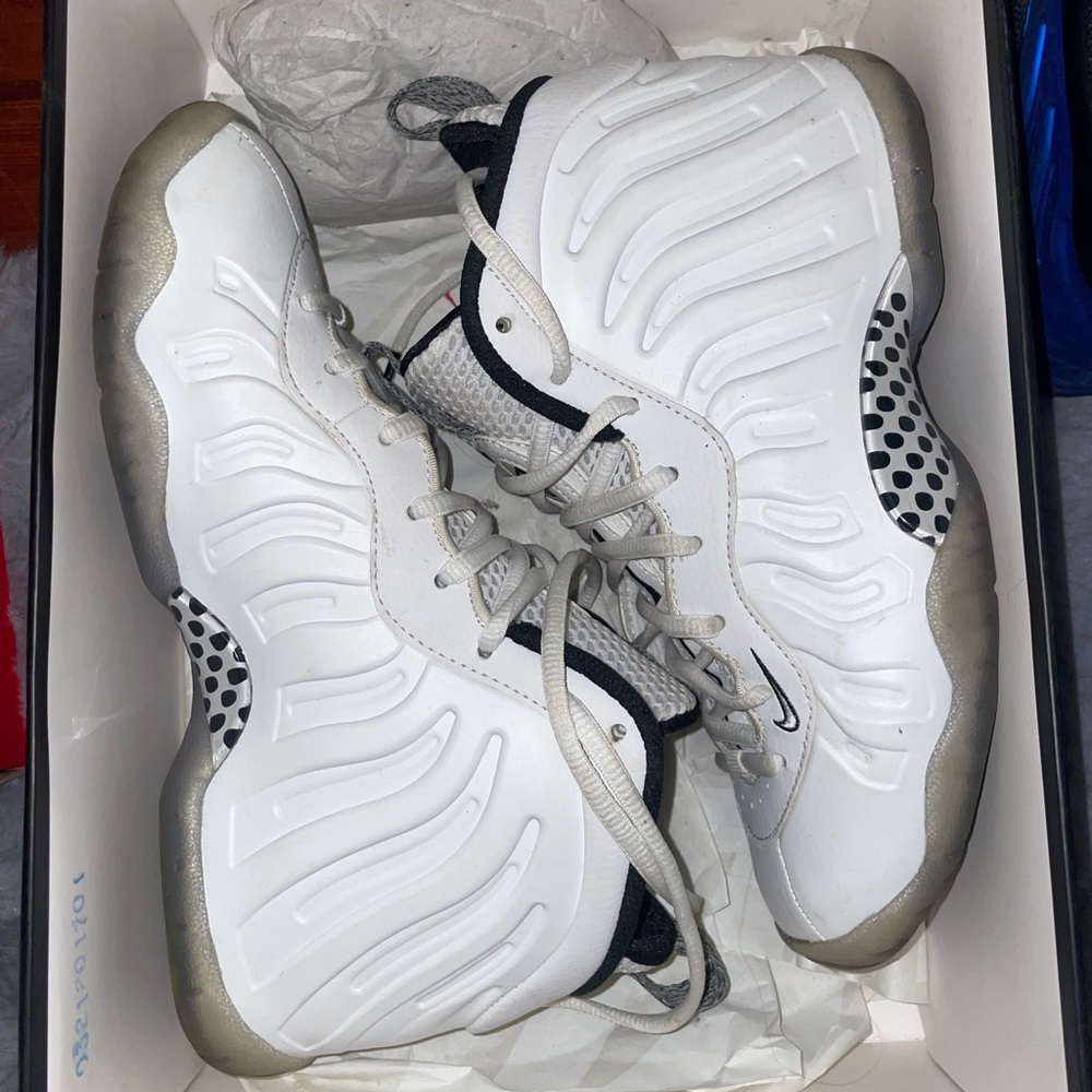 Nike little posite one